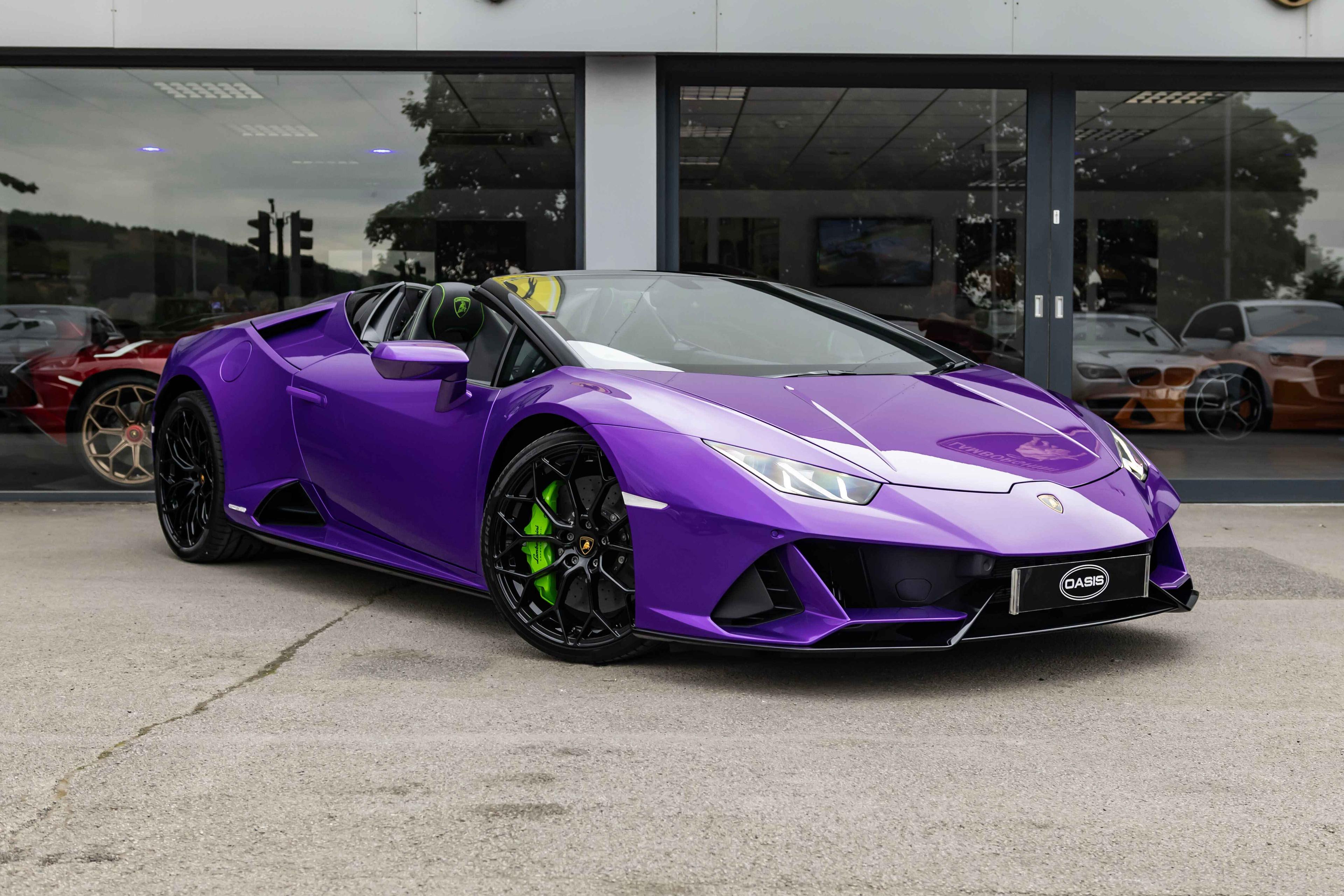 Lamborghini Huracán EVO Hire in Purple - Xclusive Chauffeurs